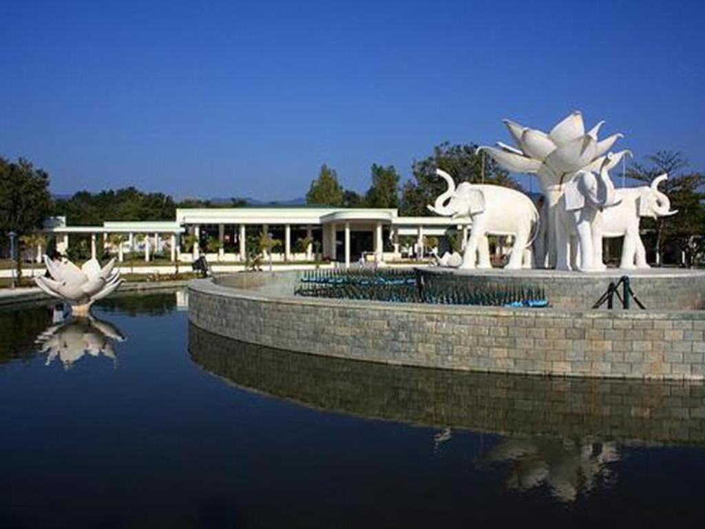 Star World Hotel Naypyidaw Exterior photo