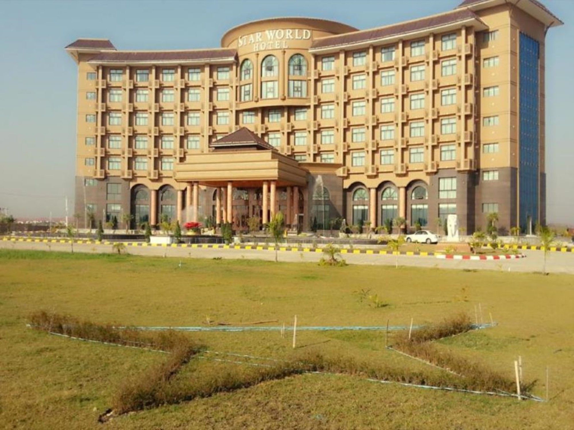 Star World Hotel Naypyidaw Exterior photo